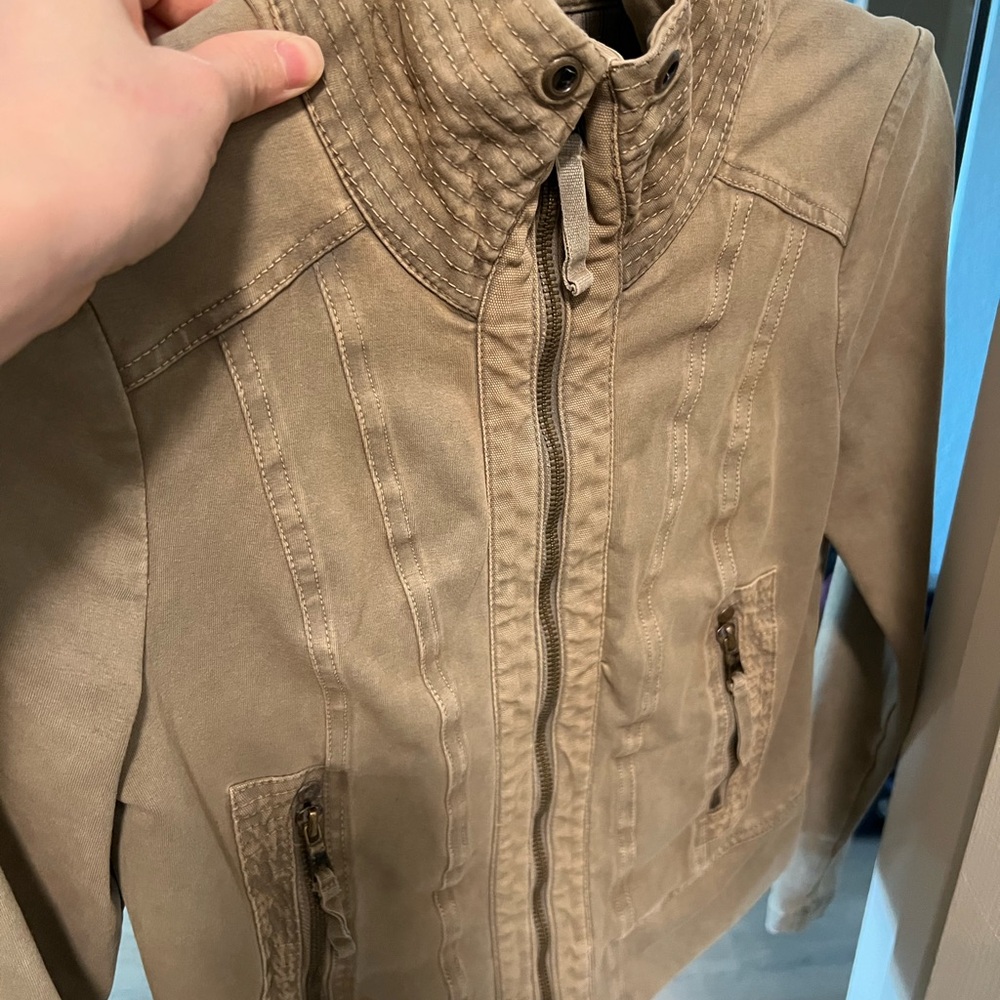 Women's Zip-Up Jacket - Picture 2 of 4